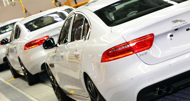 Jaguar_XE_620